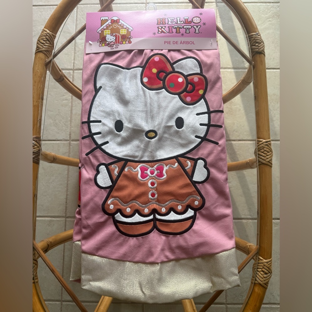 Rare Exclusive (Mexico release) Hello Kitty Pink and gold Christmas Tree Skirt